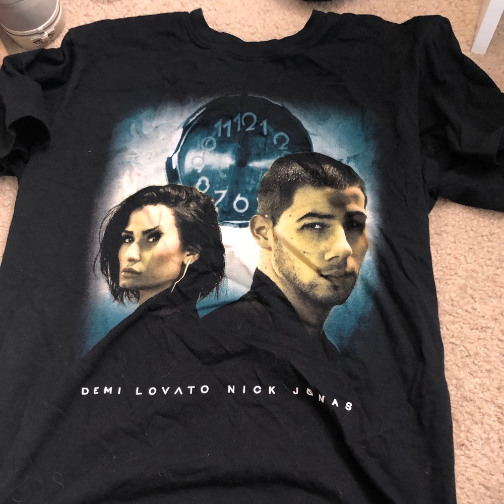 demi Lovato and nick jonas t shirt